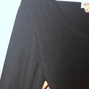 V-neck, light weight sweater